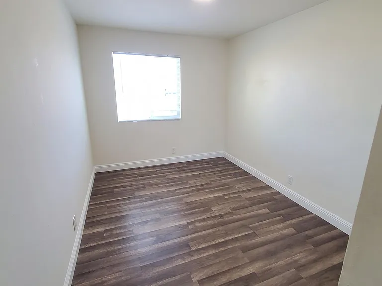 445 25th St #3 — Photo 12