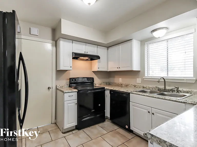 5603 Sheraton Oaks Dr — Photo 7