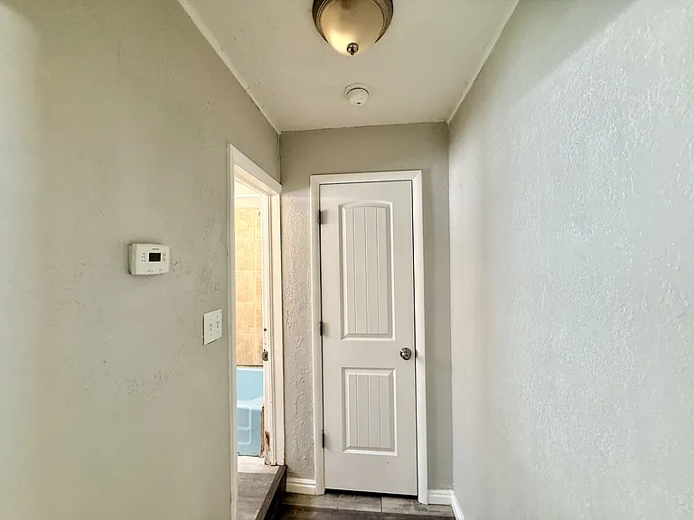 2024 Monroe Blvd #1 — Photo 8