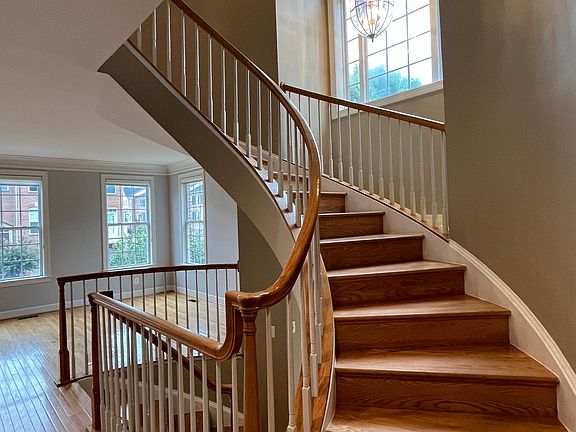 3rd image of 2962 Thompson Park Ln