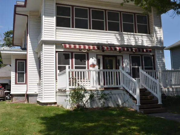 521 Benton Ave E, Albia, IA 52531