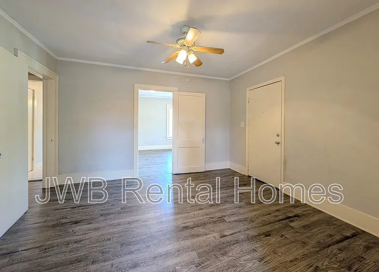 2022 Dellwood Ave #2 — Photo 4