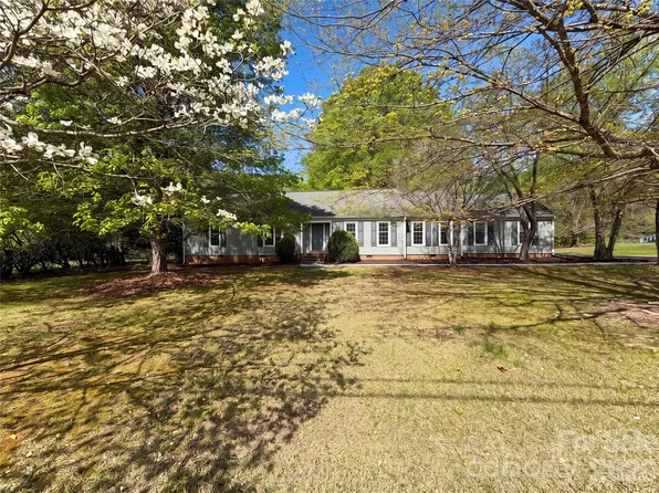 1614 Colfax Dr SE, Concord, NC 28025