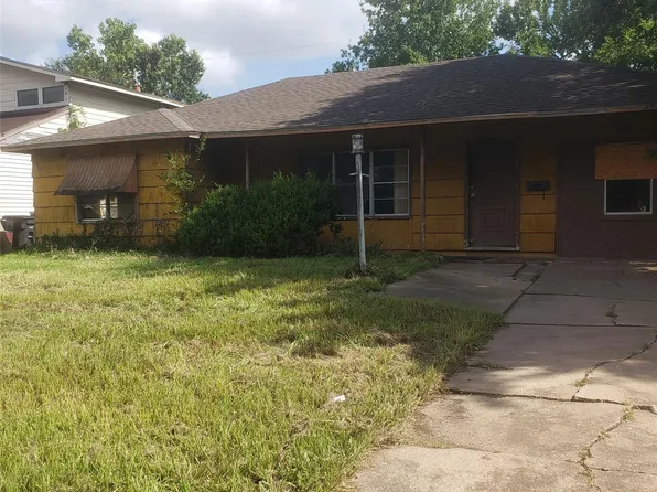 6102 Belcrest St, Houston, TX 77033