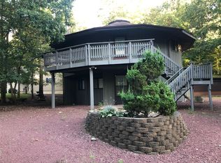 183 Edge Rock Dr, Drums, PA 18222