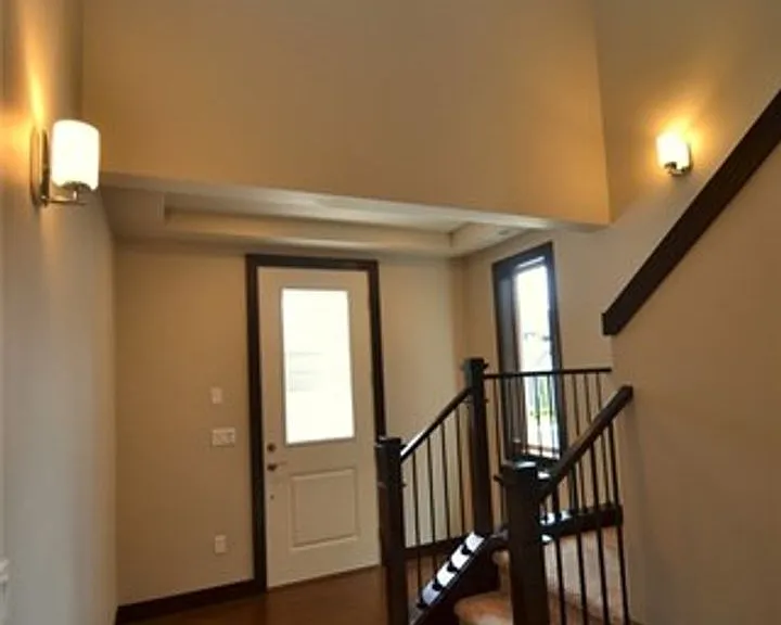 19414 Meridian Dr SE — Photo 3