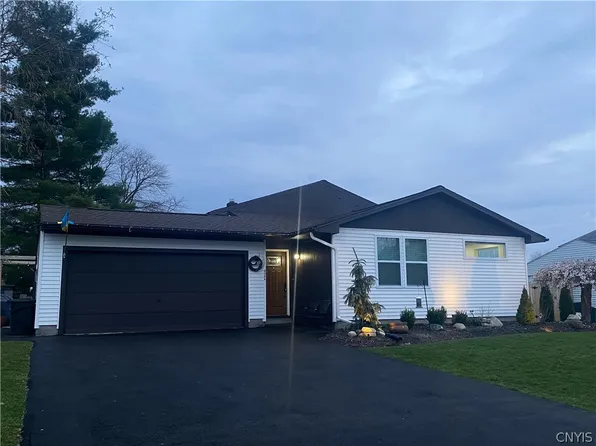 4054 Winterpark Dr, Liverpool, NY 13090