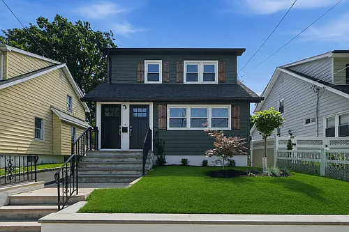 43 4th St #2 Photo 1