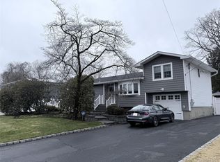 11 Meehan Lane, Coram, NY 11727