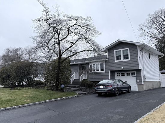 11 Meehan Lane, Coram, NY 11727
