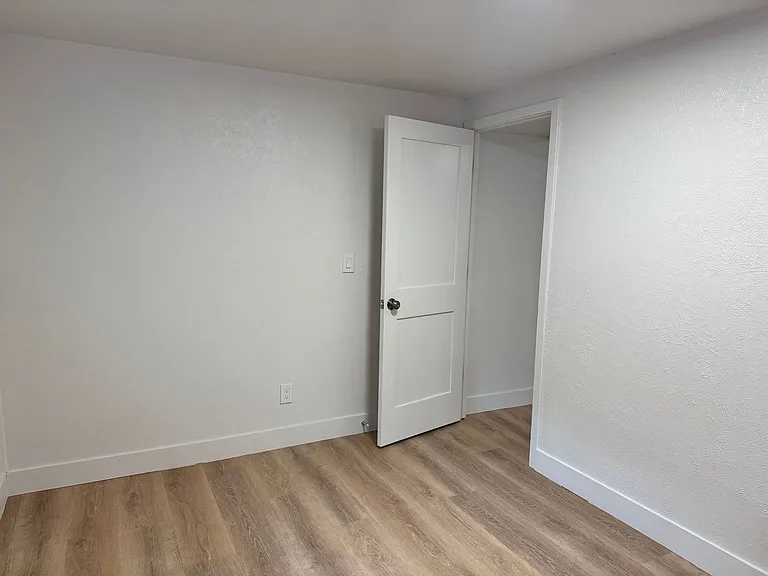 1505 Linden Ave — Photo 22