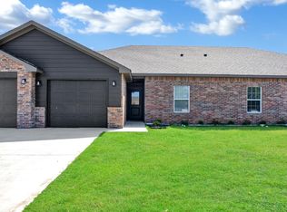 8523 Cedar Oaks Cir #A, Grove, OK 74344