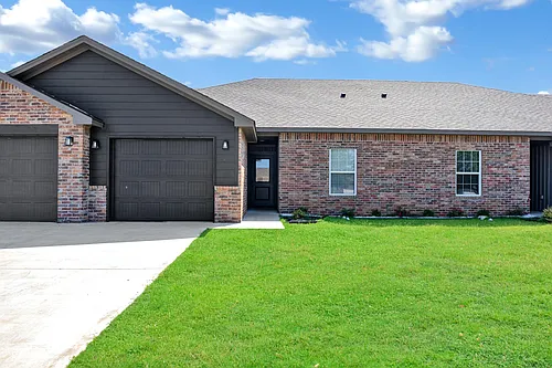 8523 Cedar Oaks Cir Photo 1