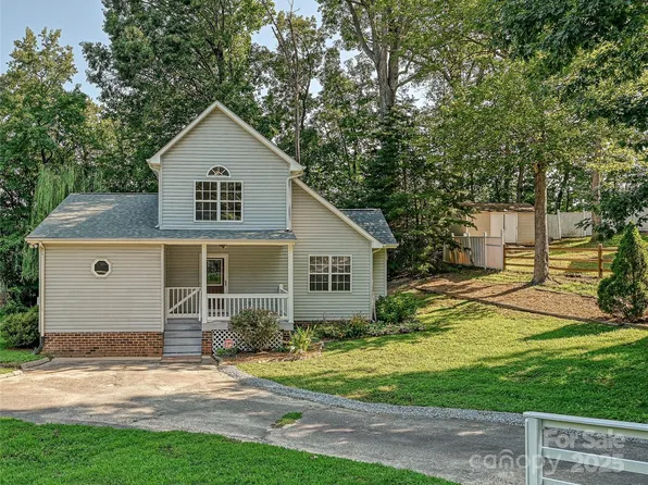 7705 Red Robin Trl, Denver, NC 28037