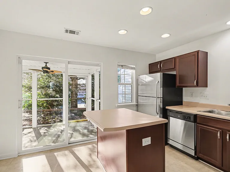 2515 Brackley Pl NW — Photo 3