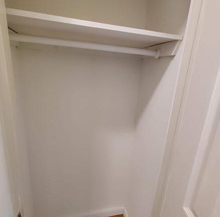 5th image of 975 Sherman Ave #5