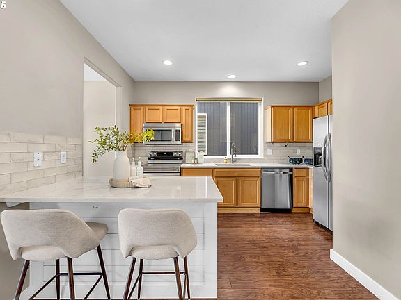 5th image of 4306 NE 55th Pl
