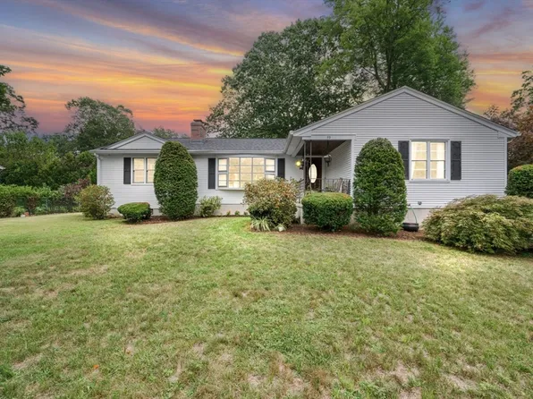 95 Albemarle Rd, Longmeadow, MA 01106