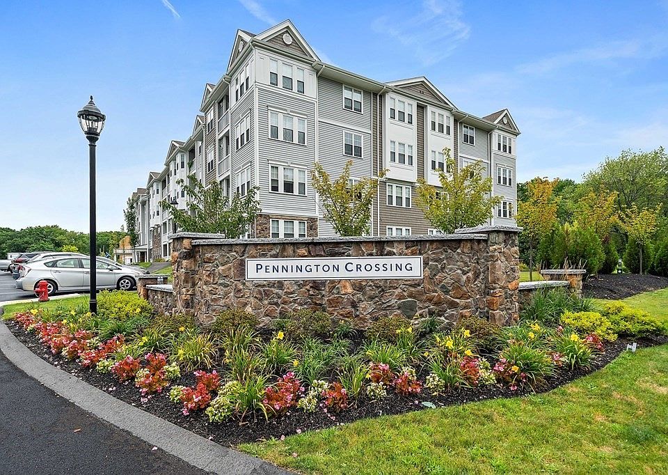 1st image of 1111 Pennington Dr #1111