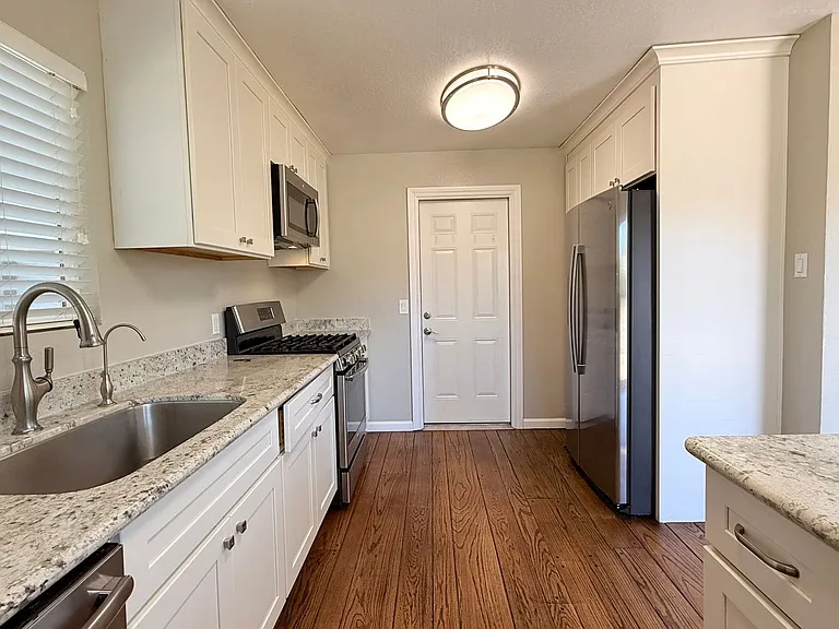 205 Barbara Ct — Photo 27