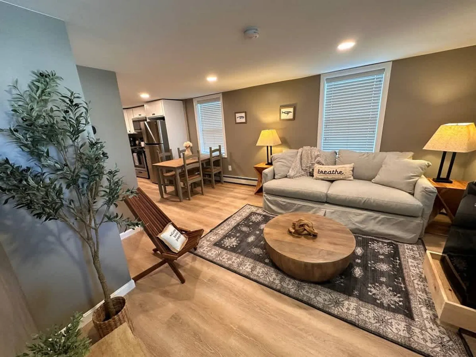 1 bed, 1.0 bath, 548 sqft, $4,019 — Photo 2