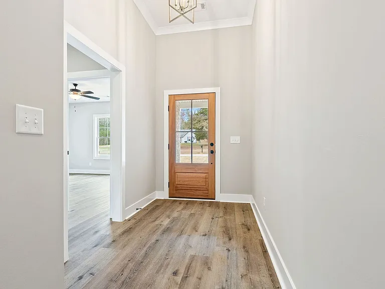 1743 Hanson St — Photo 8