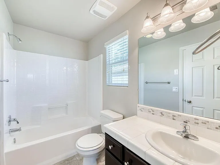 1304 Royalty Way — Photo 20