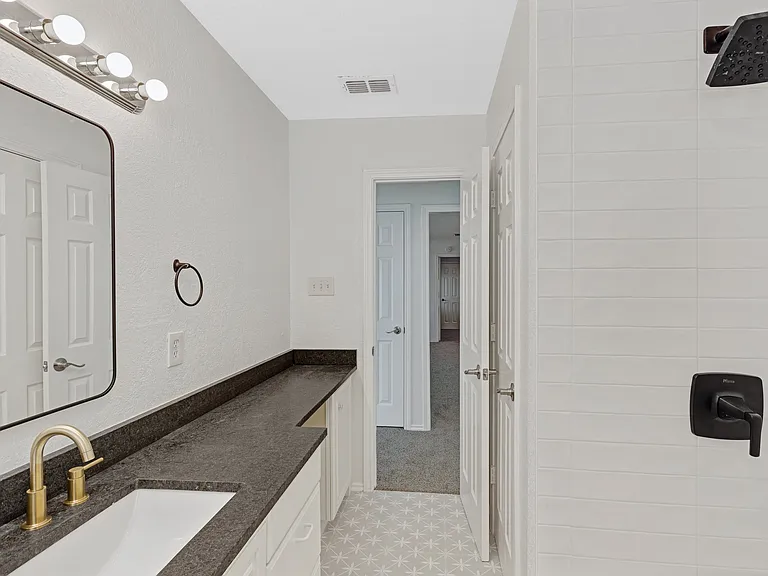 814 Coit St — Photo 11