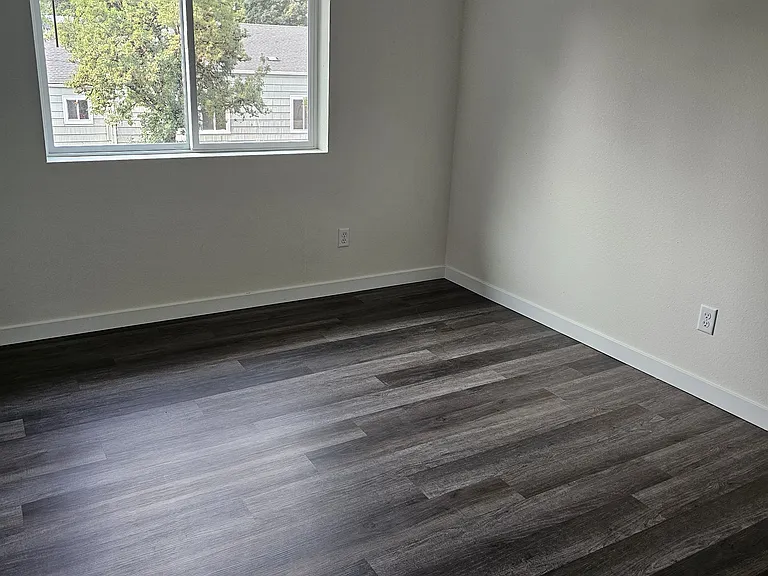 680A Spruce St NE — Photo 12