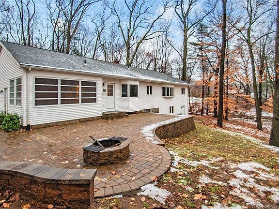 4th image of 109 Lincoln Dr