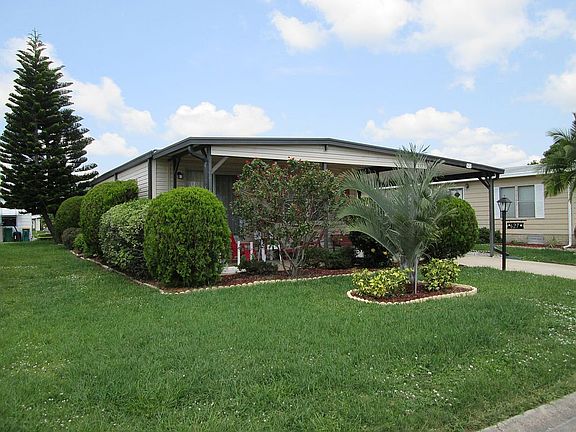 5th image of 627 Oleander Cir