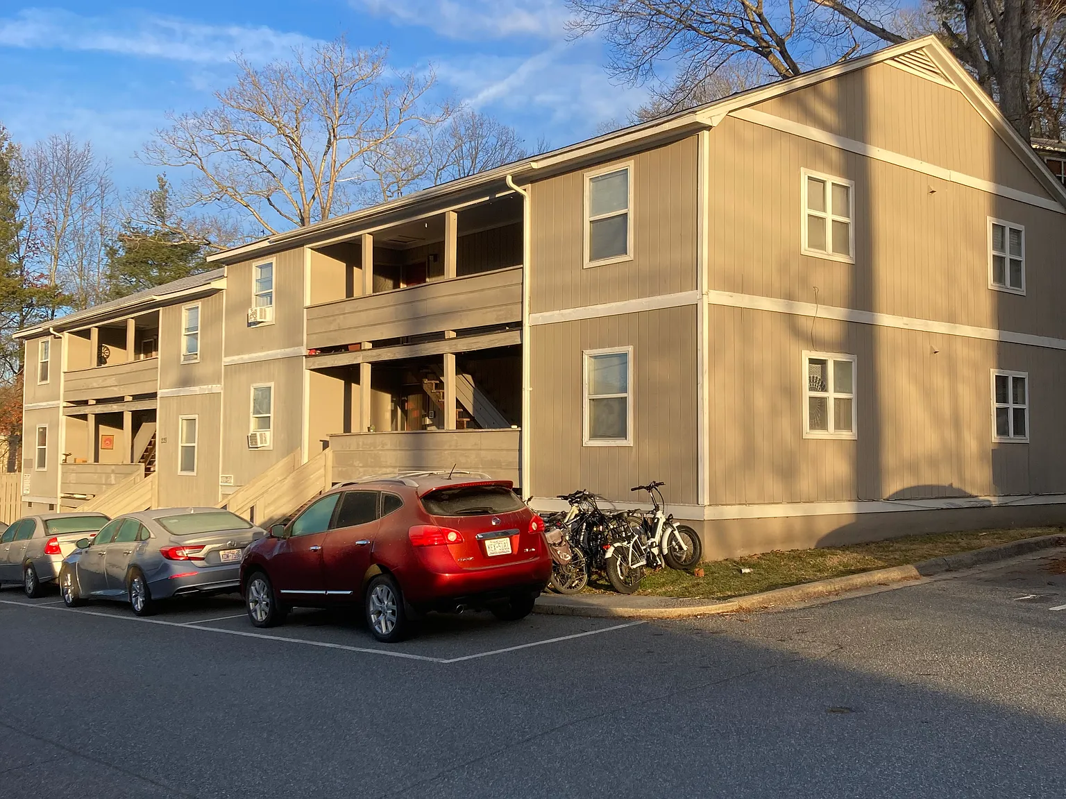 2 bed, $1,400 — Photo 2