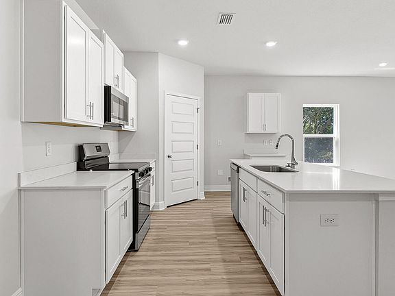 4th image of 2075 Wiregrass St