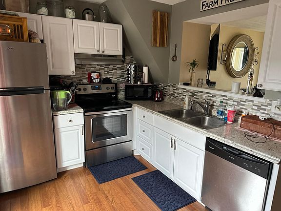 4th image of 825 Pine Way Dr