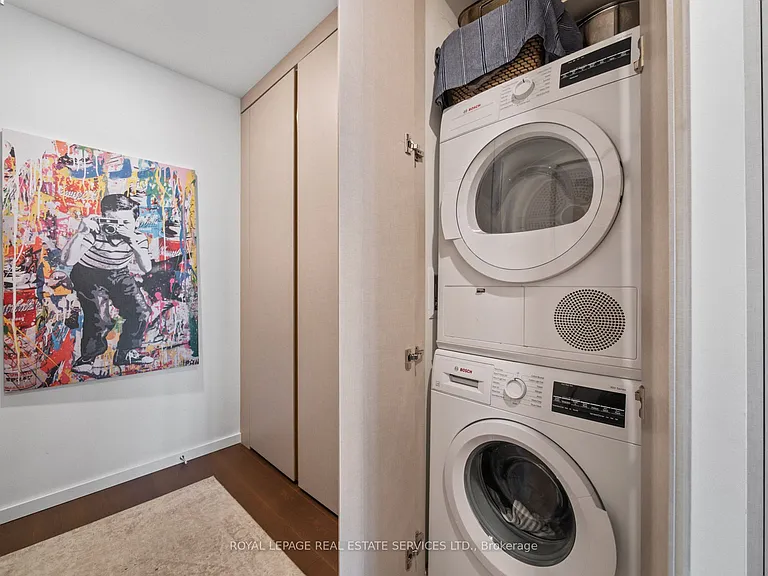 21 Lawren Harris Sq #904 — Photo 31