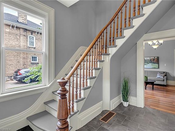 4th image of 38 Jane St