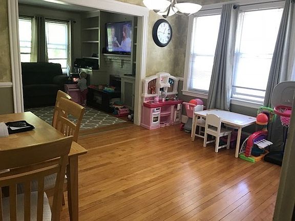 5th image of 840 Belmont St #840