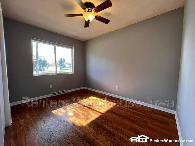 802 SW 3rd St — Photo 9