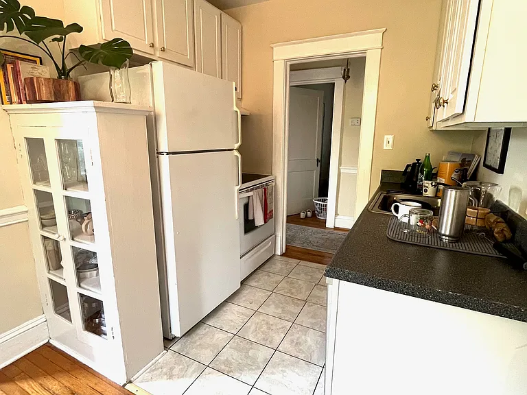 601 Hinsdale St #4 — Photo 9