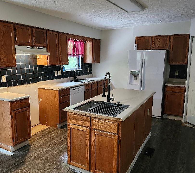 2nd image of 4876 Bixby Ridge Dr E