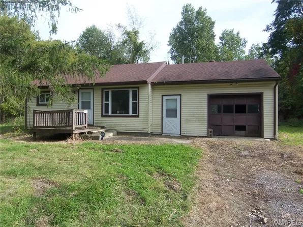 3338 Dodgeson Rd, Alexander, NY 14005