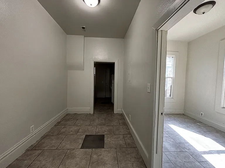 61 S 800 W — Photo 19