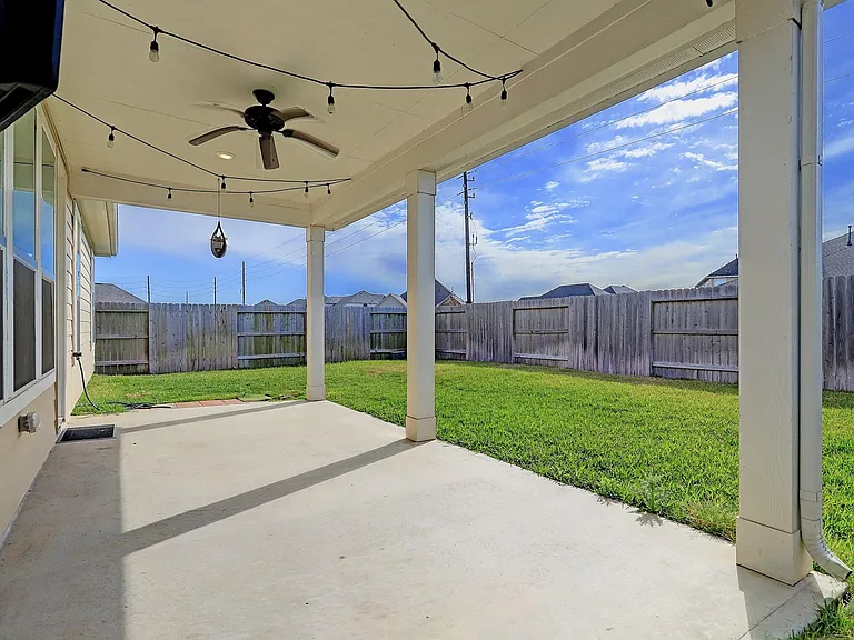 1702 Claire Creek Ct — Photo 19