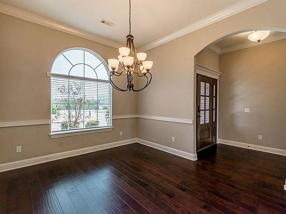 4th image of 1683 S Laurel Lndg