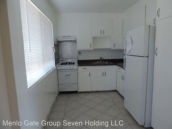 5th image of 92 Buckingham Ave Unit C
