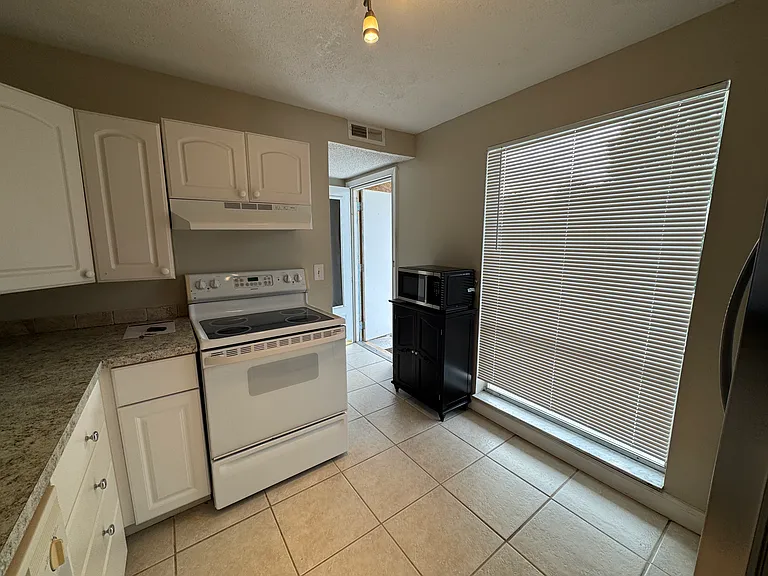 1555 14th Ave #214 — Photo 7