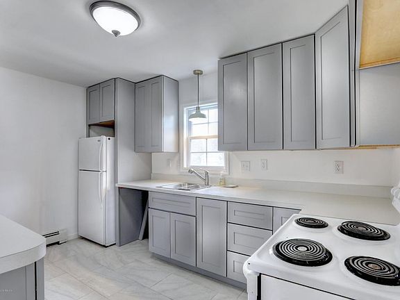 JFP_0127_8_963 hilloside baraget _Enhanc