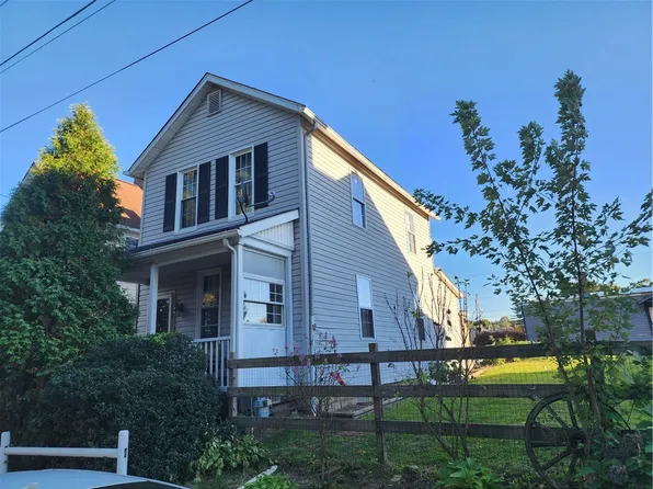 709 N 7th St, Apollo, PA 15613