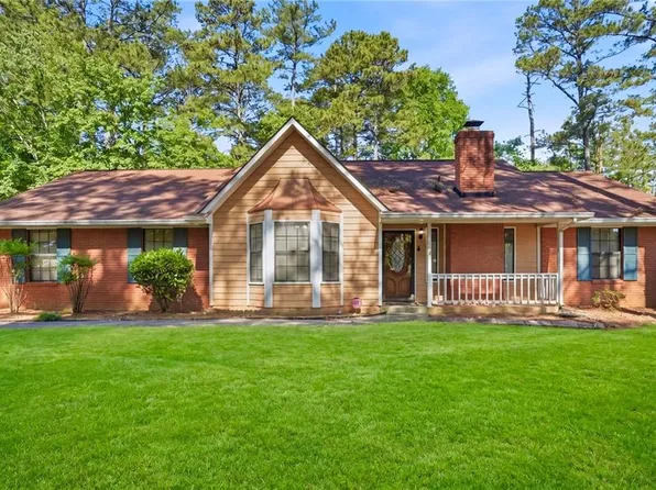 579 Scarborough Rd, Ellenwood, GA 30294