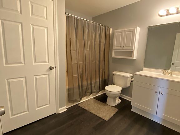 Spacious Full Bath (with tub)